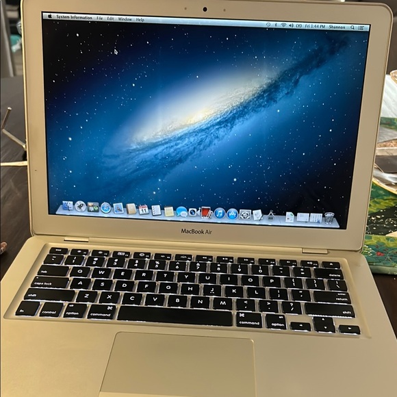 Apple MacBook Air - Silver